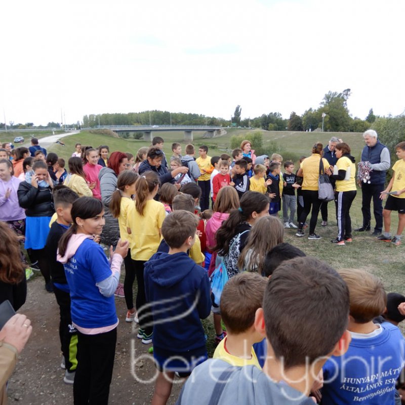 Mezei futóbajnokság Berettyóújfaluban 90